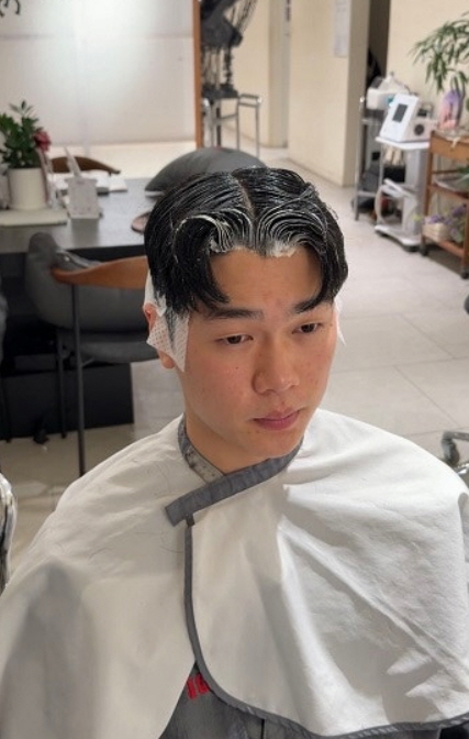 서초구 남자 가르마펌 깔끔하고 세련된 이미지 시술 사례 이미지 5