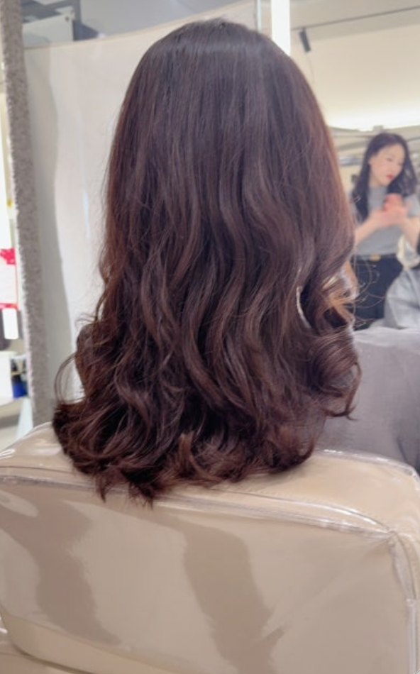 서초구 여자 그레이스펌 둥근형 얼굴에 머리가 잘 안 마르는게 고민 시술 사례 이미지 6