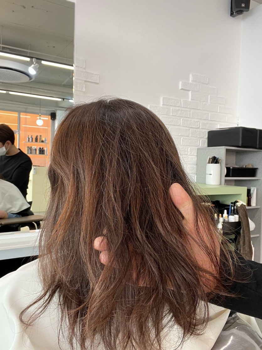 청주시 여자 내추럴컬펌 가는모발과 손상을 보완하는 탄력 셋팅펌 시술 사례 이미지 2